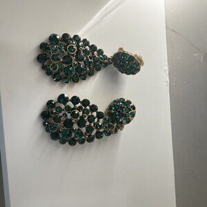 NEW OSCAR DE LA RENTA Earrings.